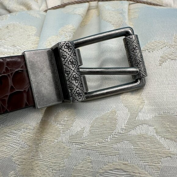 Guess Women's Reversible Synthetic Leather Alligator Print‎ Belt, Size M, Brown - Picture 3 of 9